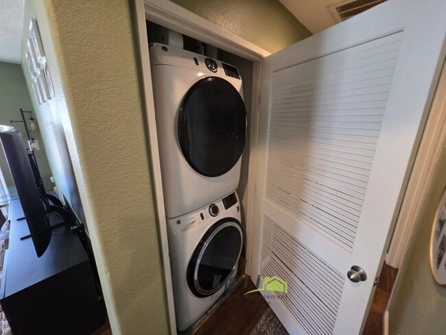 Building Photo - 1439 Trouville Ln