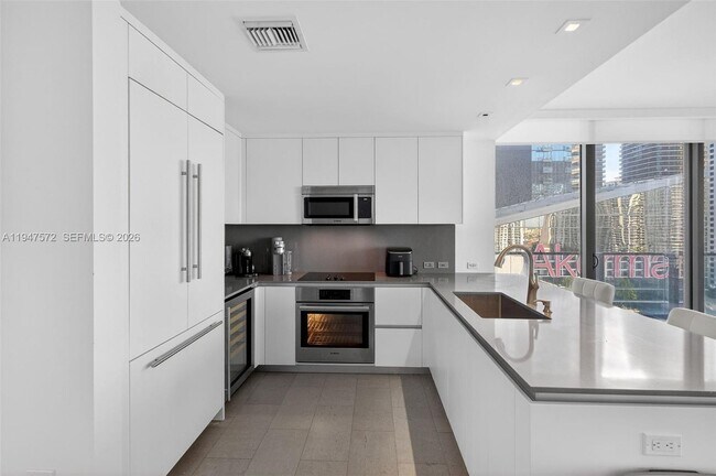 Building Photo - 68 SE 6th St