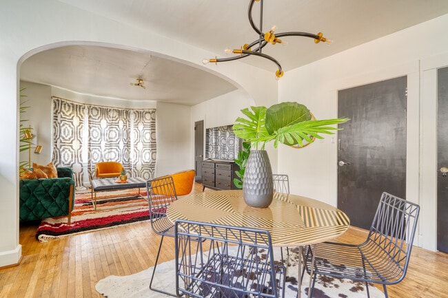 Building Photo - 2215 SE Powell Blvd