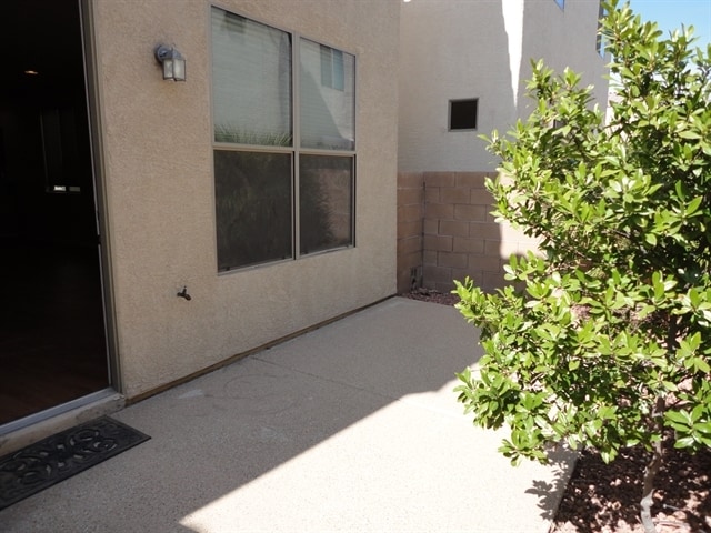 Building Photo - 1861 Versante Ave