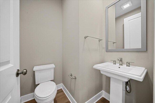 Building Photo - Brand New Luxury Townhome for LEASE