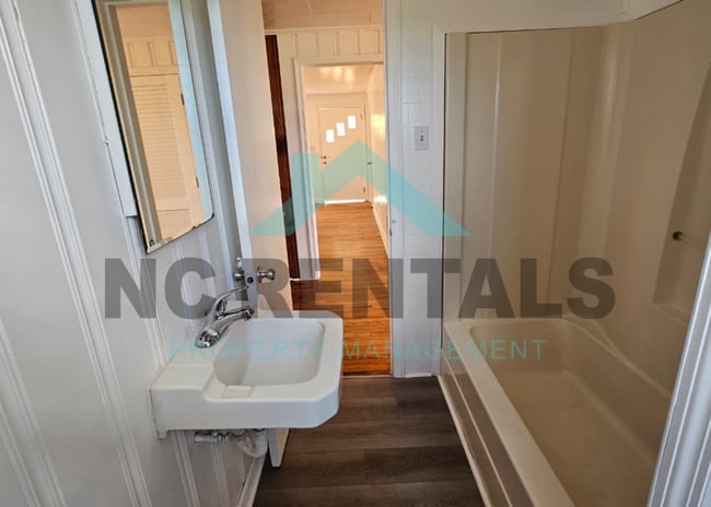 Building Photo - 252 Westbrook Ave