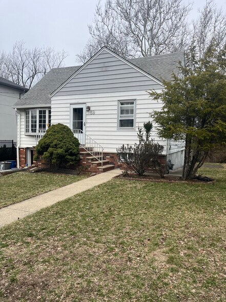 Building Photo - 59 Brookview Dr