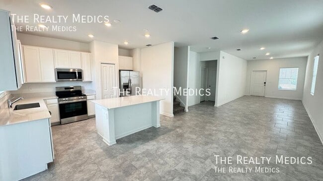 Building Photo - 3141 Laurent Lp