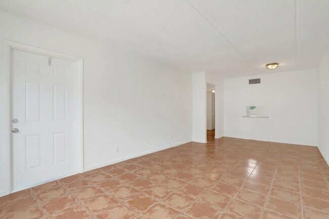 Building Photo - 4500 N Flagler Dr