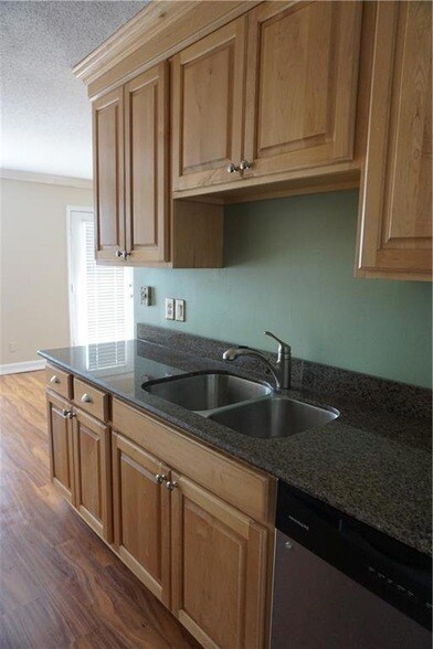 Building Photo - 1444 Carrollton Ave