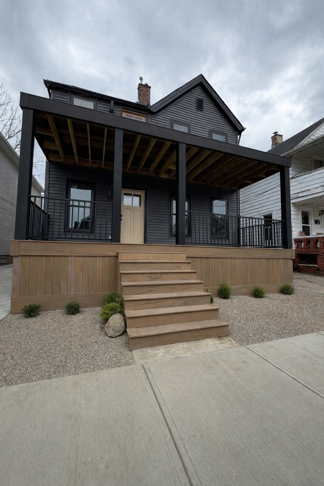 Building Photo - 1345 W 67th St