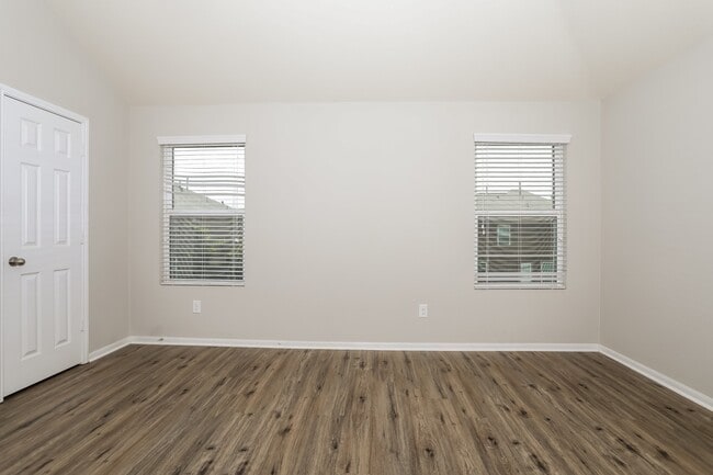 Building Photo - 16738 N Gull Dr