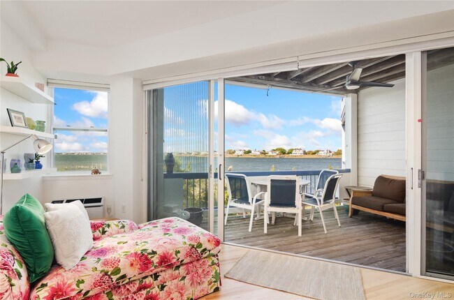 Building Photo - 260 Dune Rd