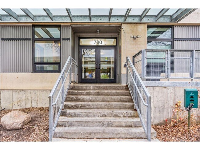 Building Photo - 720 N 4th St