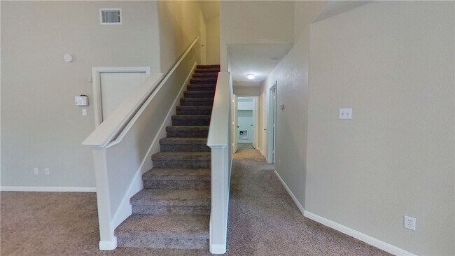 Building Photo - 108 Lavaca Loop