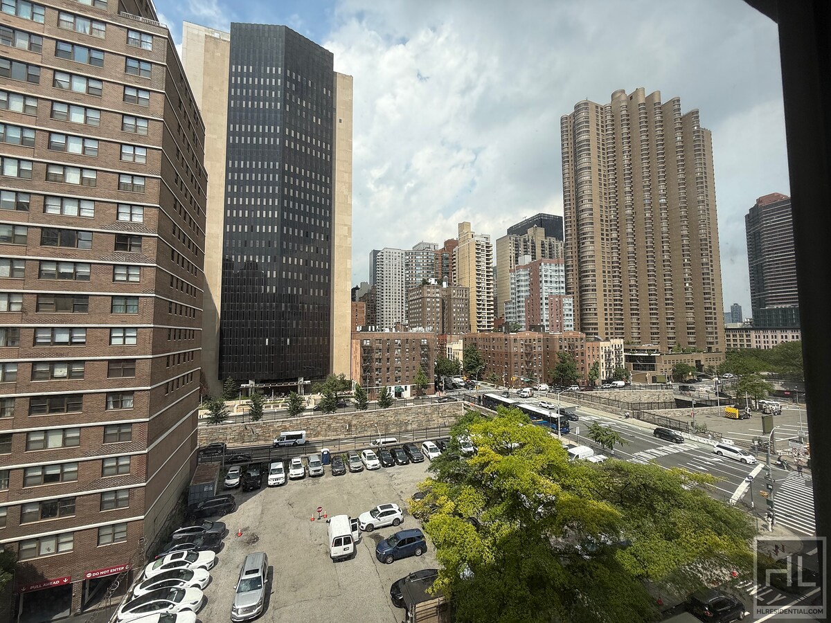 Building Photo - EAST 36 STREET