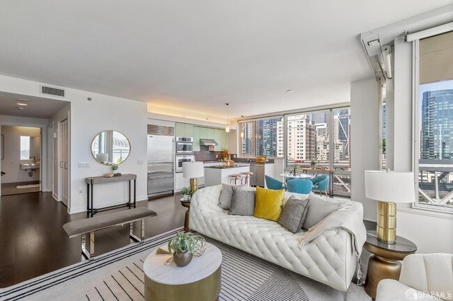 Building Photo - 501 Beale St