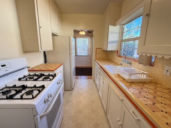 Building Photo - Charming 1-Bedroom with Private Backyard in Prime Normal Heights Location