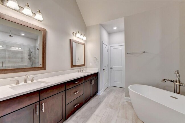 Building Photo - 336 Atley Pl