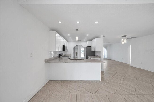 Building Photo - 13836 Darlene Ave
