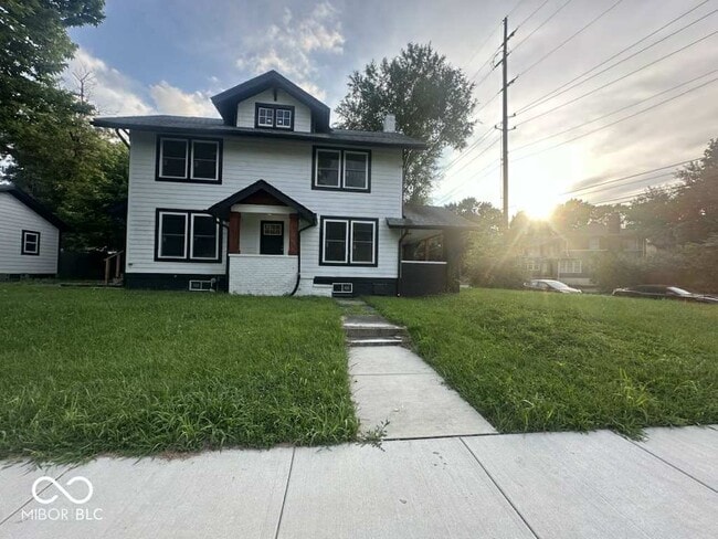 Primary Photo - 1135 Fairfield Ave