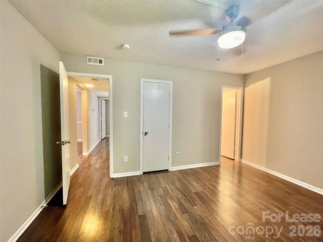 Building Photo - 2901 Heathstead Place