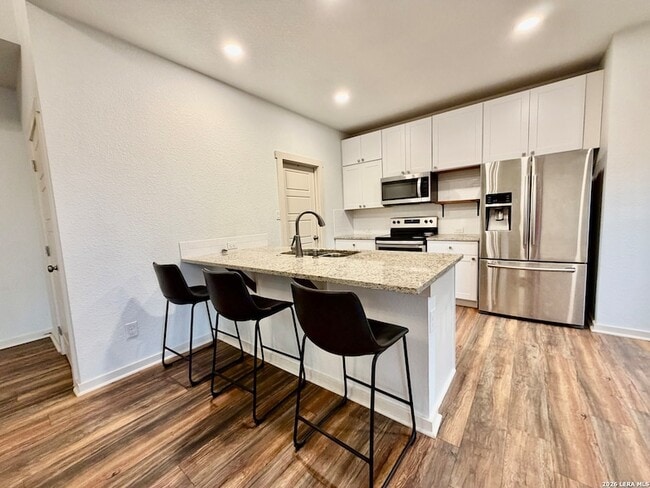 Building Photo - 1513 Winding Creek Trail