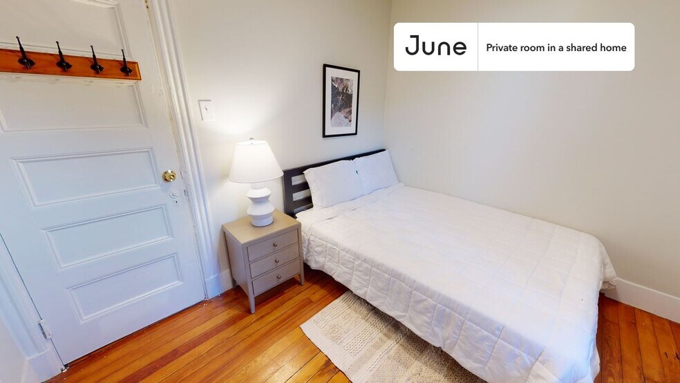 Building Photo - Private bedroom in 4 bed/1 bath Home