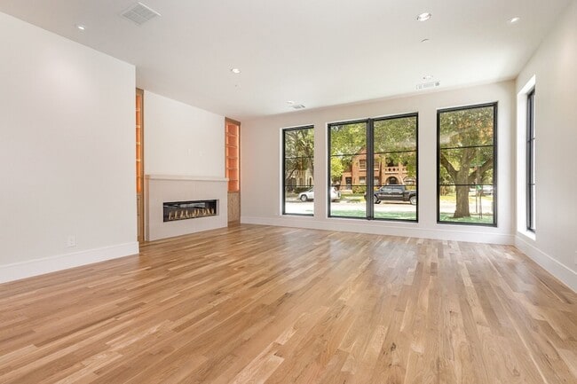 Building Photo - 4203 Normandy Ave