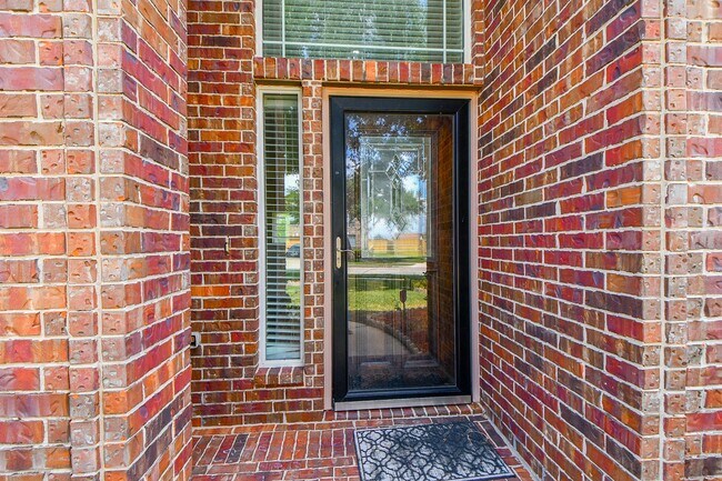 Building Photo - 5327 Laura Lee Ln