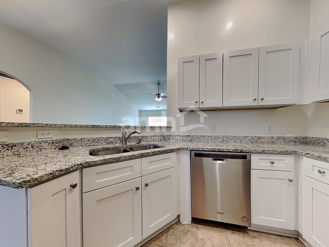 Building Photo - 163 Willow Point Cir