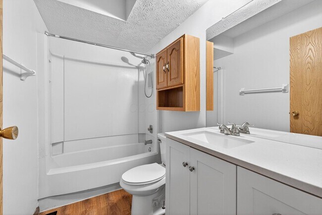 Building Photo - 6462 Brookedge Ct