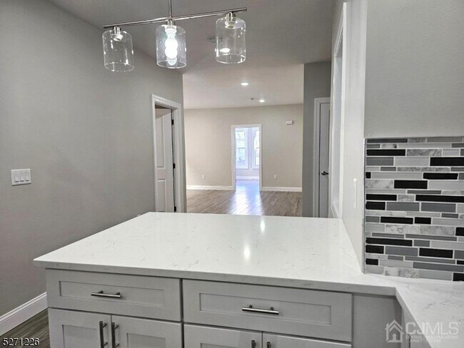 Building Photo - 81 Wolcott Terrace