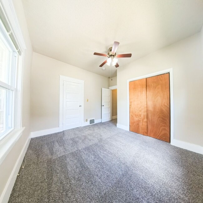 Building Photo - Newly updated 5 bedroom 2 bathroom home