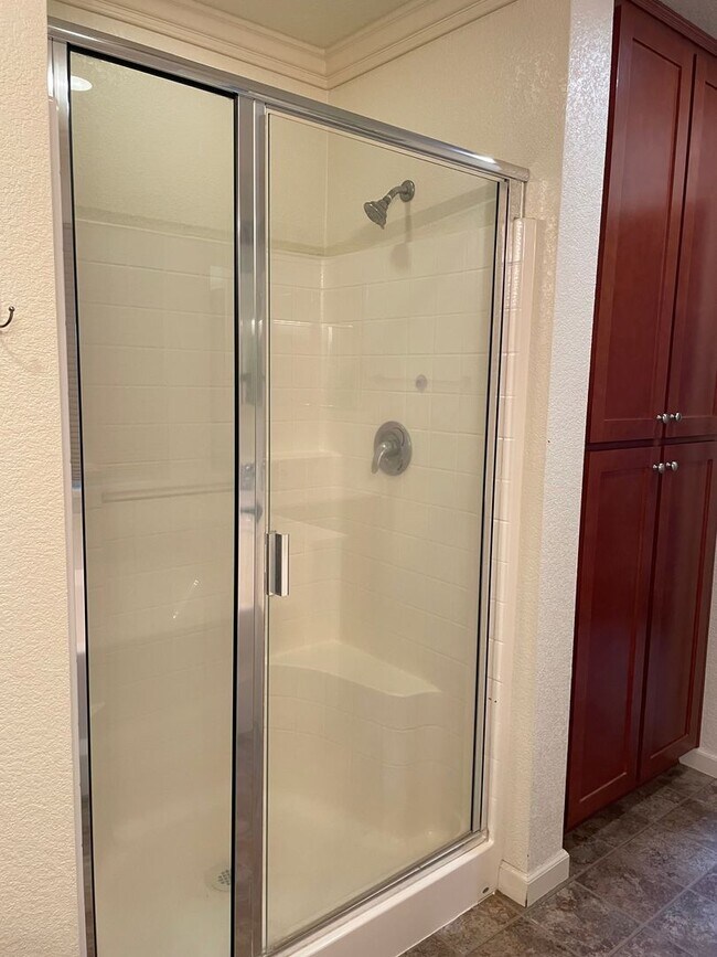 Building Photo - Beautiful 3 Bedroom Home in South Manteca – Prime Location!