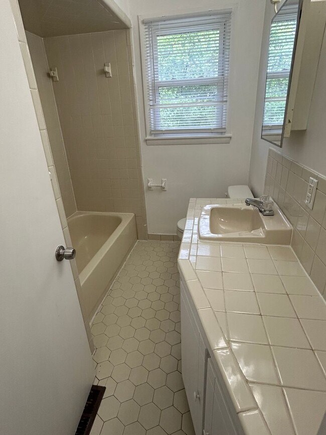 Building Photo - 4762 Trenton Dr