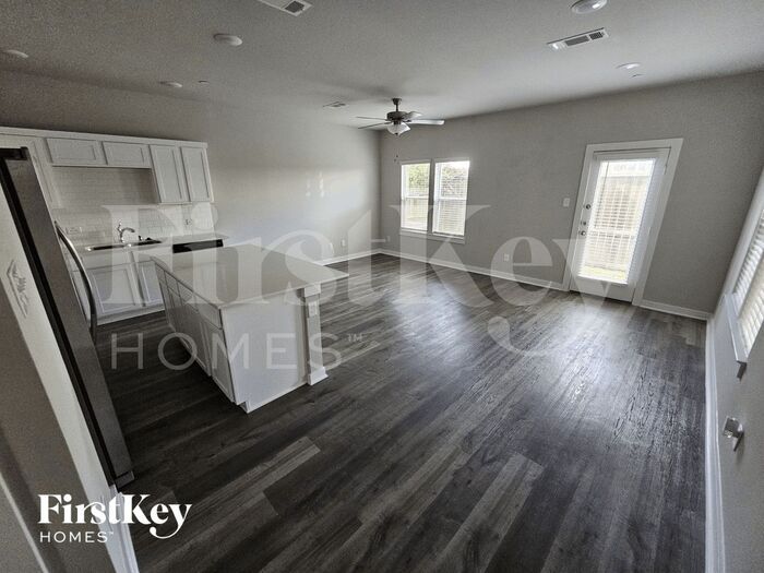 Building Photo - 381 N Centro Cir