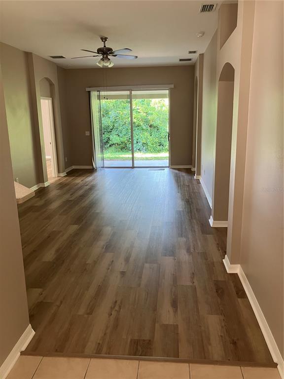 Building Photo - 15848 Leatherleaf Ln