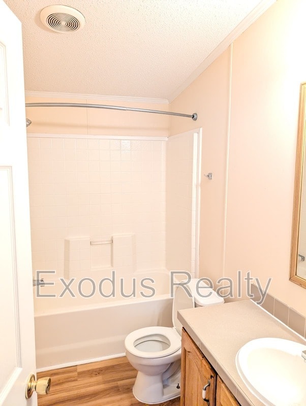 Building Photo - 73 Forest Dr