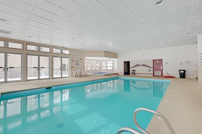 Building Photo - Summer Rental- Liftside Condos #205