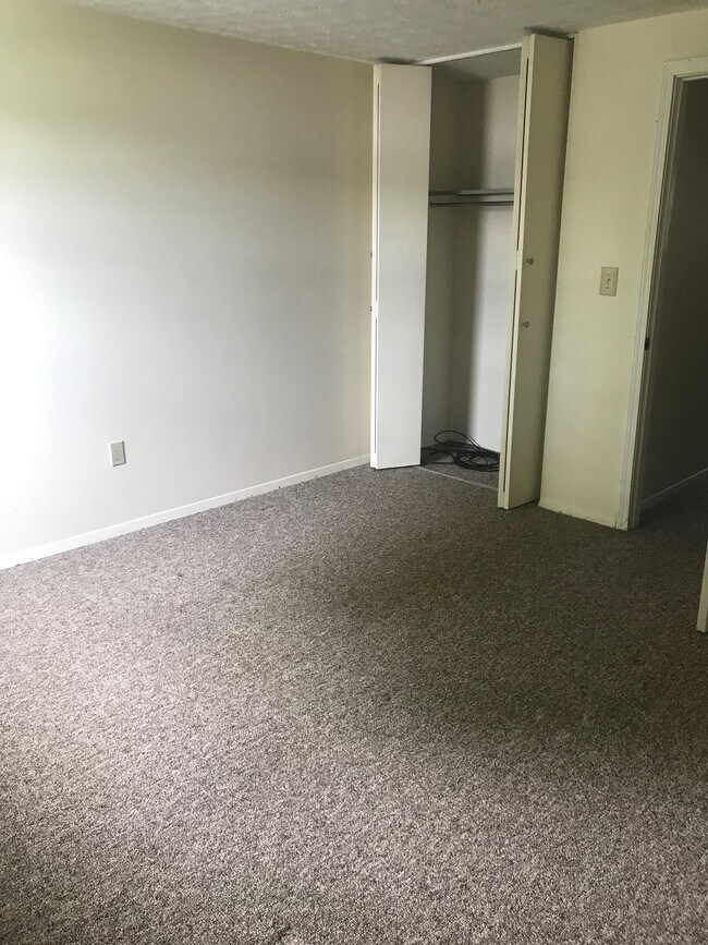 Building Photo - 3860 Niles Carver Rd