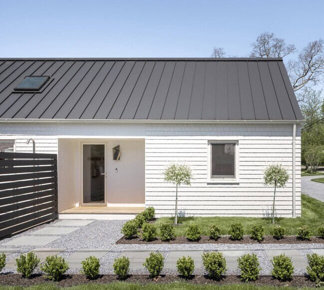Building Photo - 492 Abrahams Path