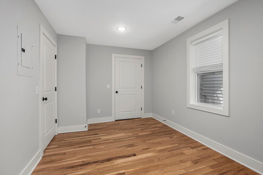 Building Photo - 751 Veto St NW