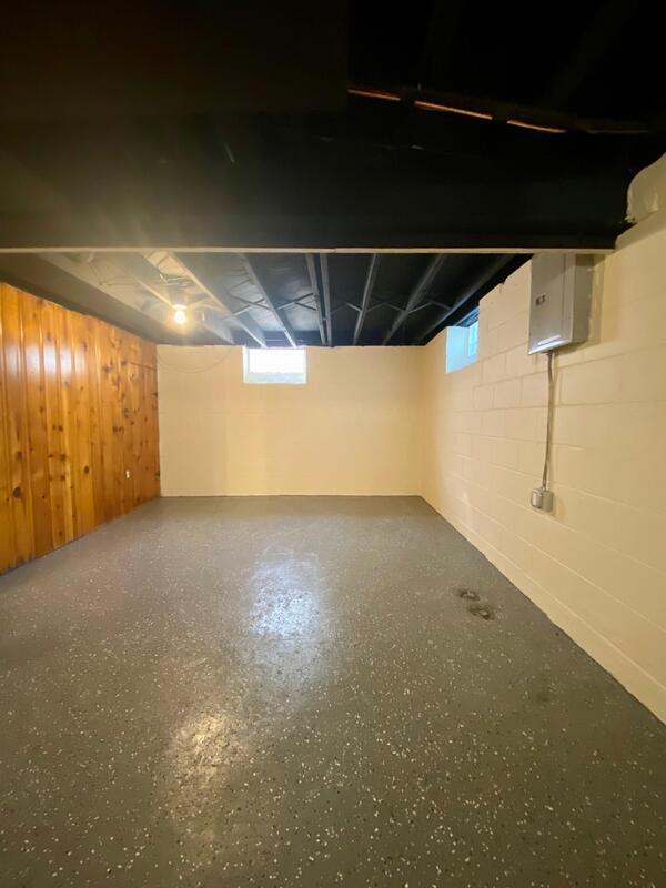 Building Photo - 9545 Beaverland St
