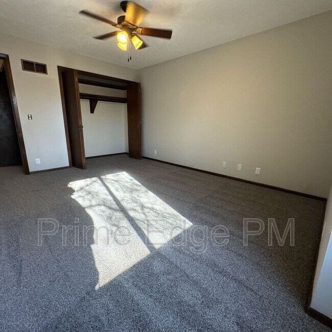 Building Photo - 6235 Holdrege St