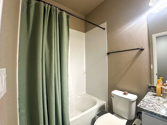 Building Photo - Grand 6bd 4ba Crystal Valley home with an in-law suite!!!