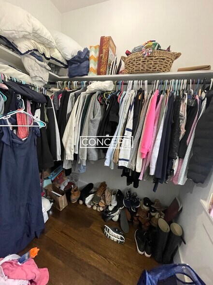 Building Photo - 2045 Beacon St