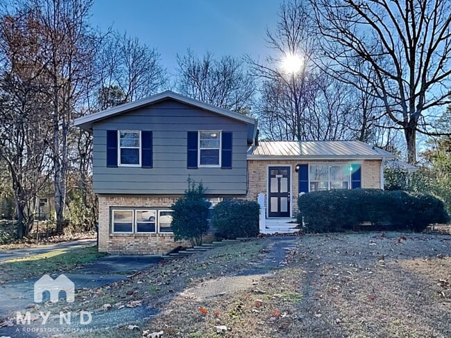 Building Photo - 3022 Debra Dr