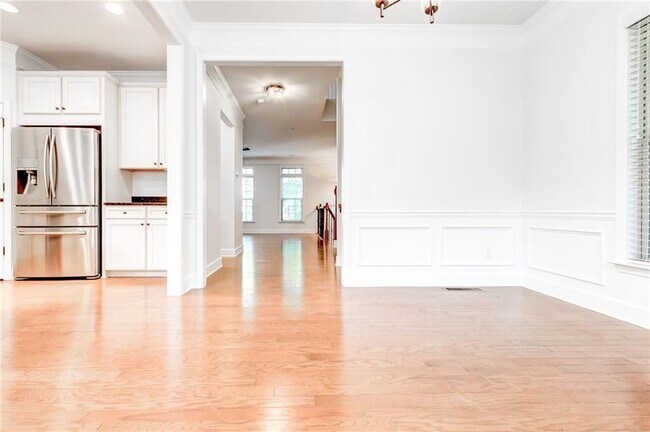 Building Photo - 3304 Ferncliff Ct