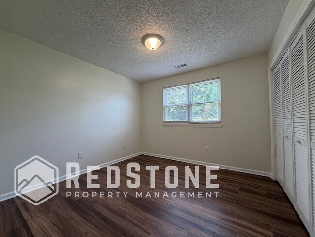 Building Photo - 3138 Whitesell Dr