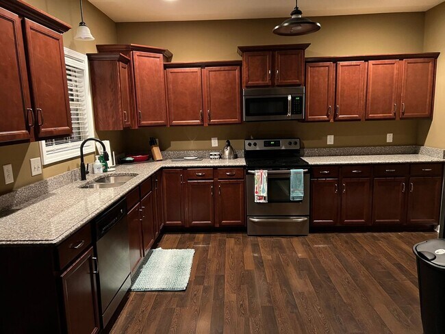 Building Photo - Charming 4BR House in Clarksville