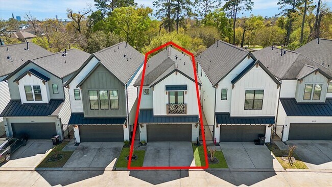 Building Photo - 9009 Wellspring Dr