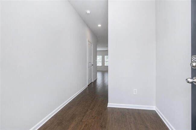 Building Photo - 3370 Highbury Way