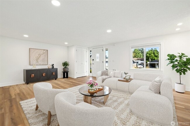 Building Photo - 9104 Highland Ave SW